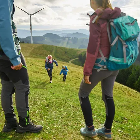 Chalet Bergchalet Mit Wellness-oase, Pur